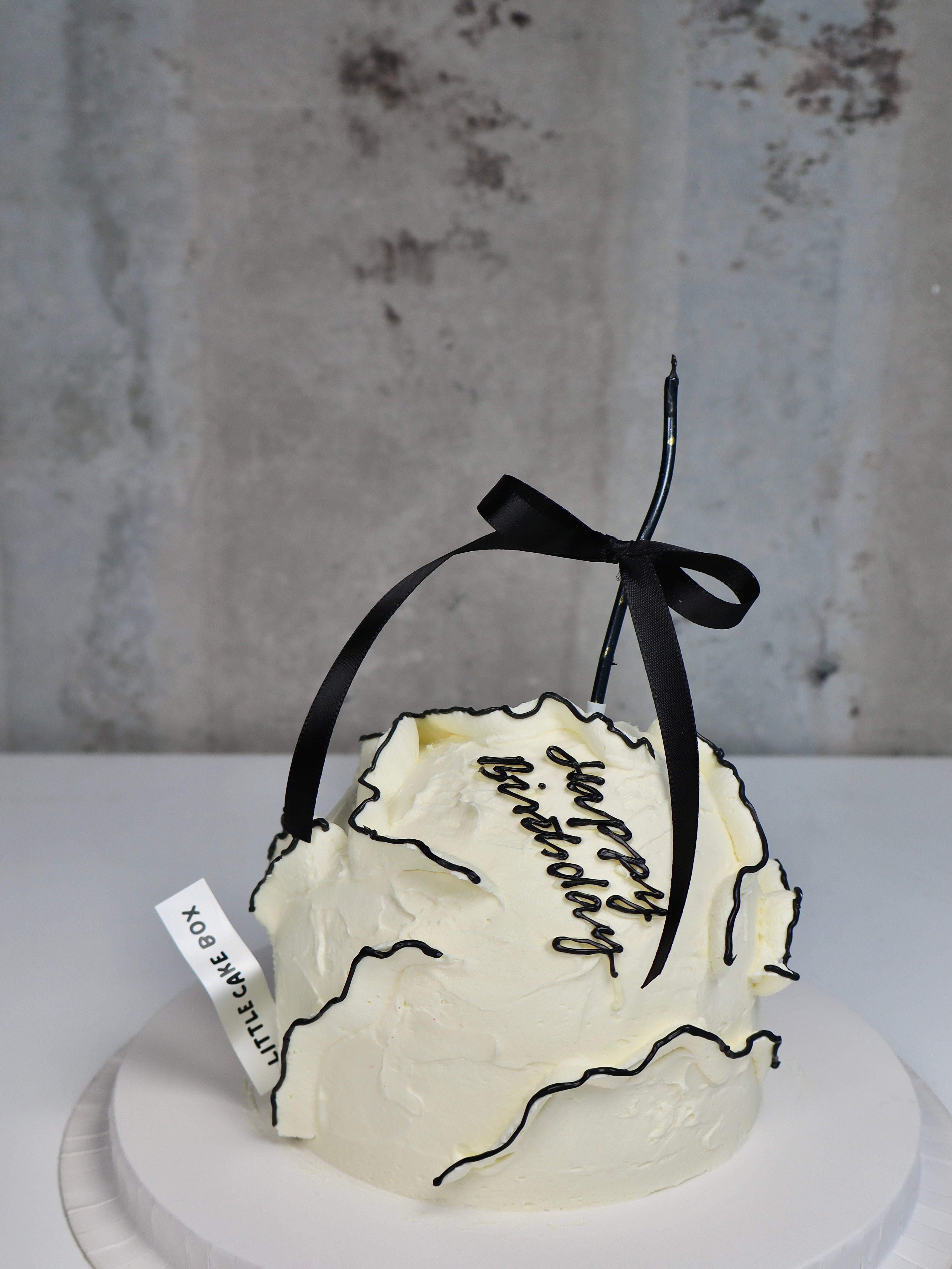 Black n White Poet Cake