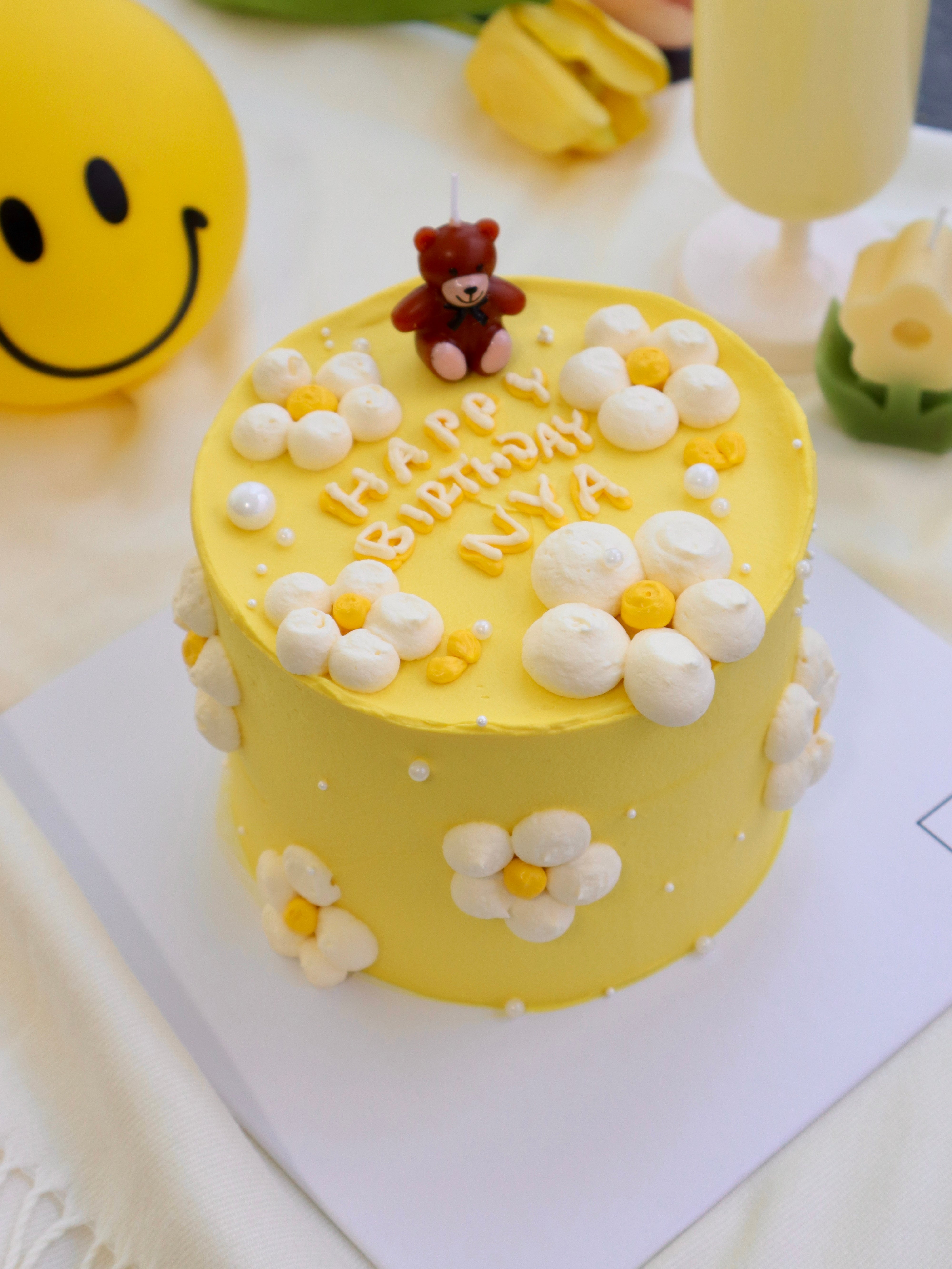 Bright Daisy Cake