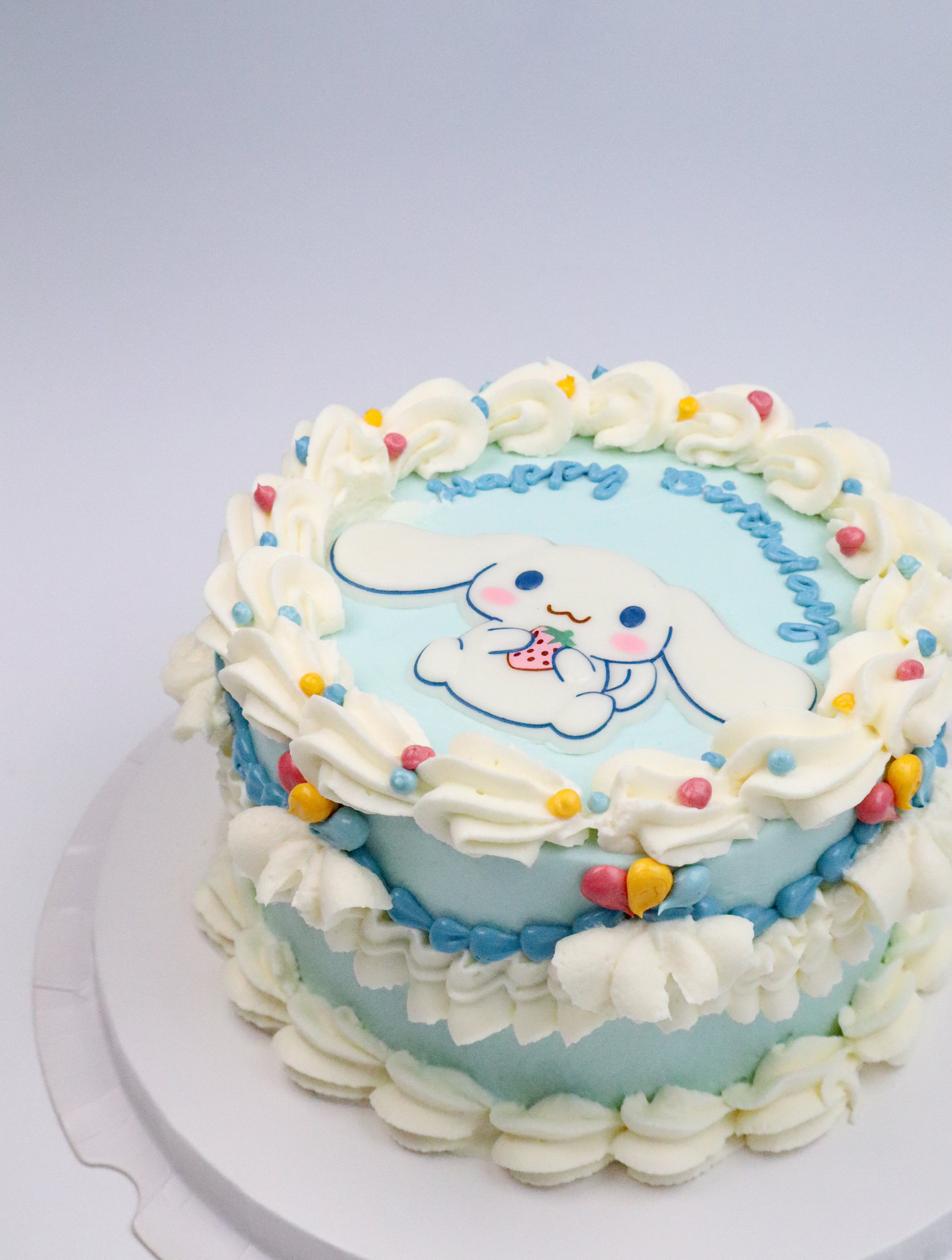 Cinnamon Roll Vintage Piping Cake