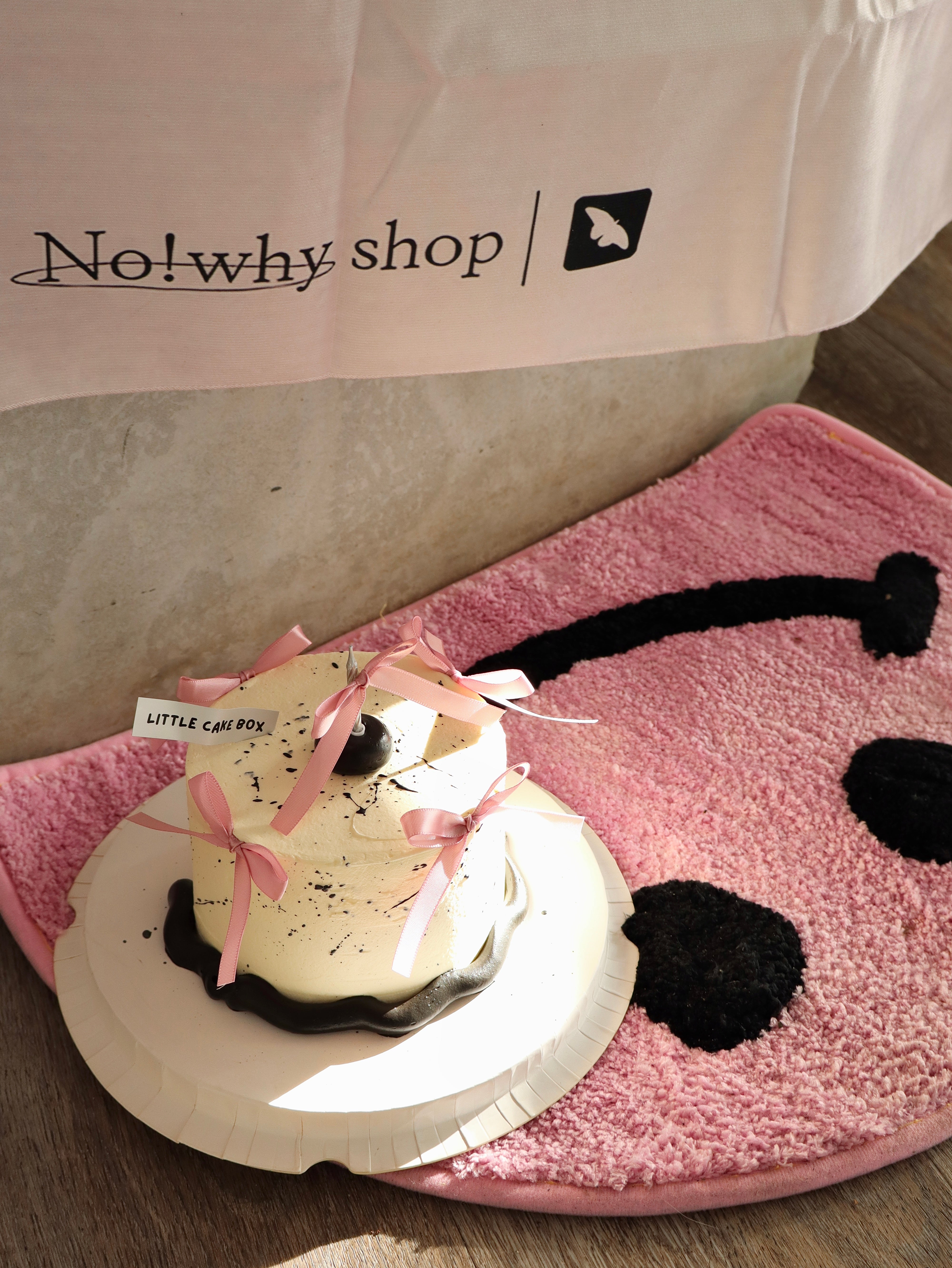 Black n Pink Splash Ink Cake