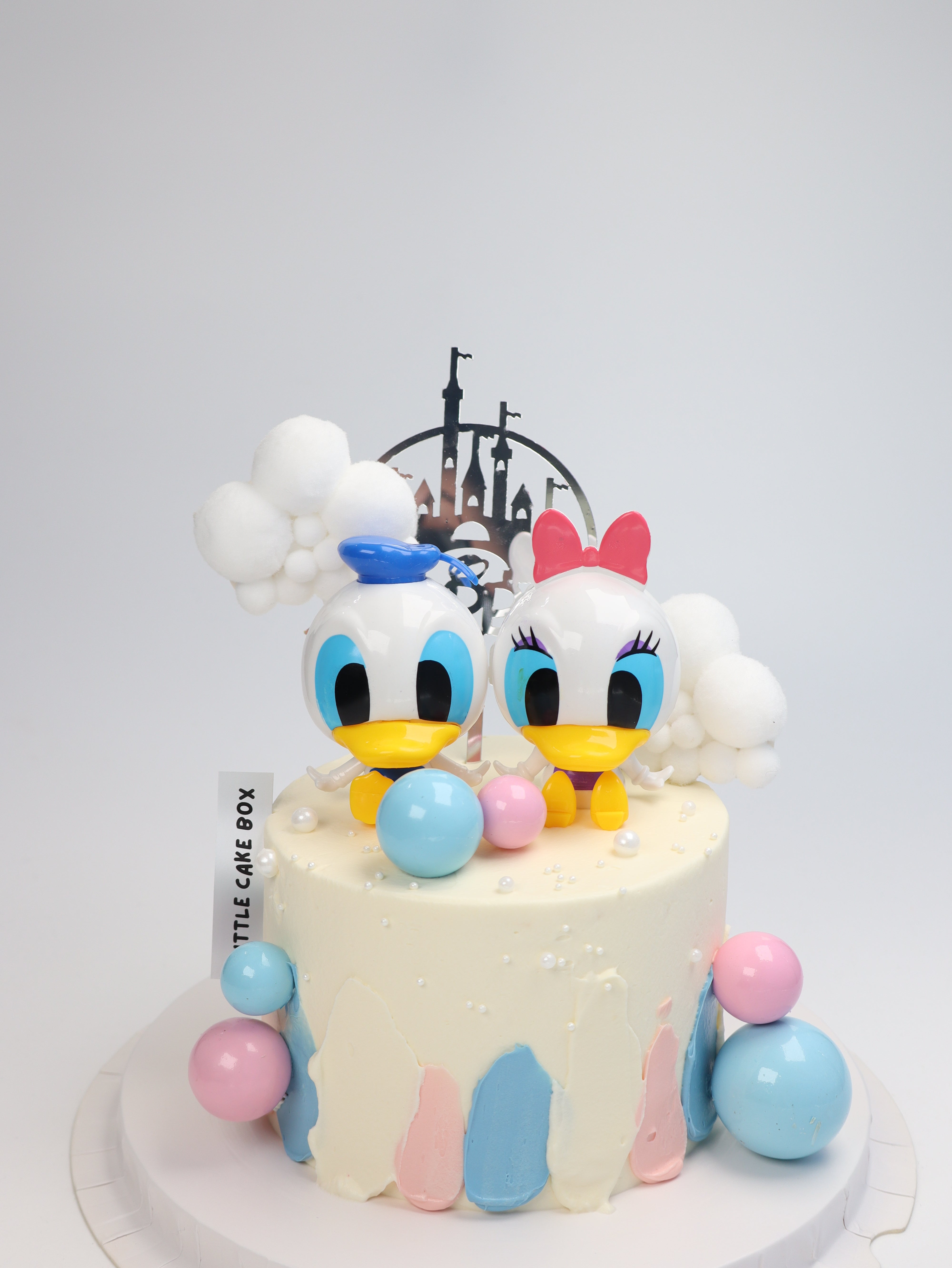 Donald and Daisy Duck Cake