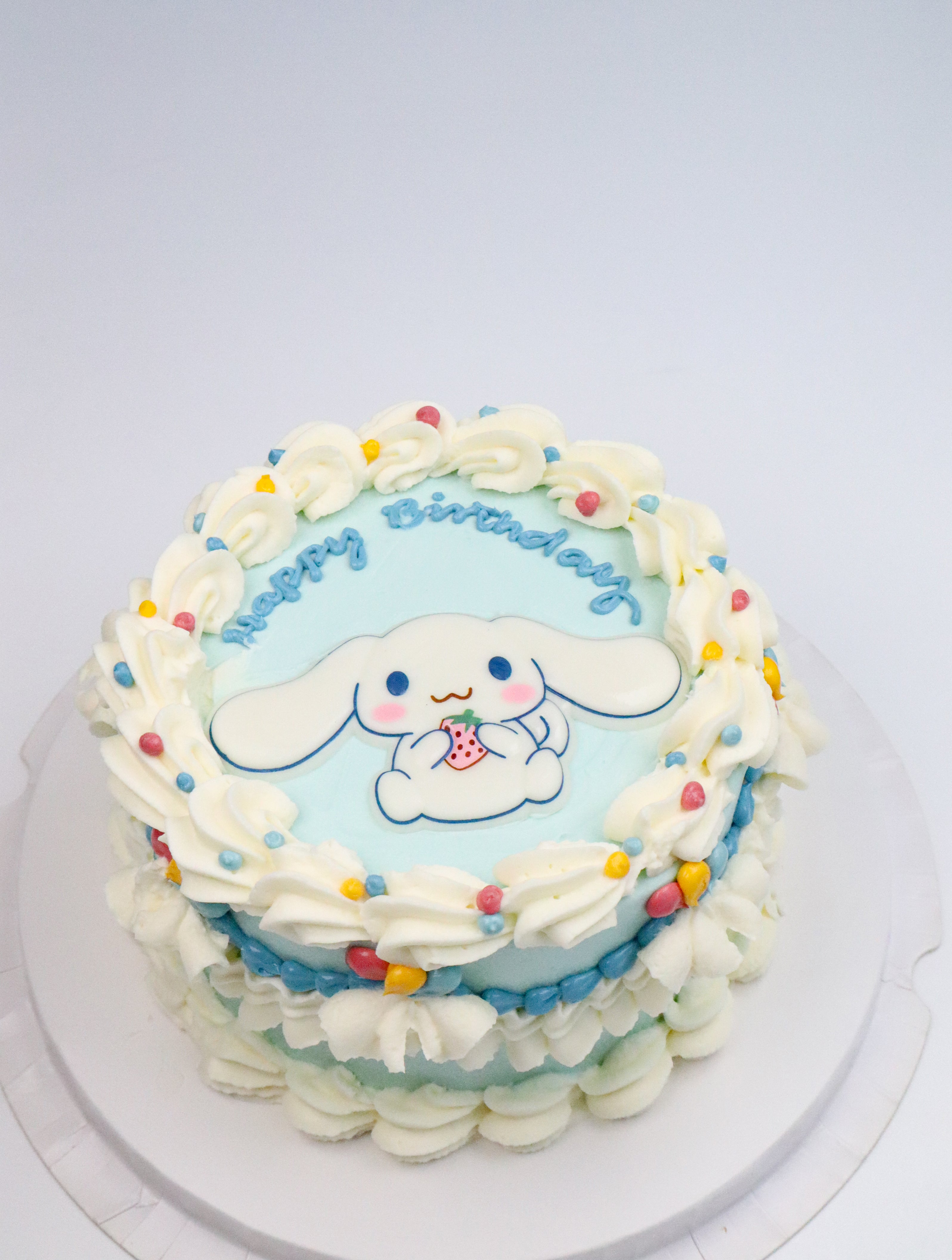 Cinnamon Roll Vintage Piping Cake