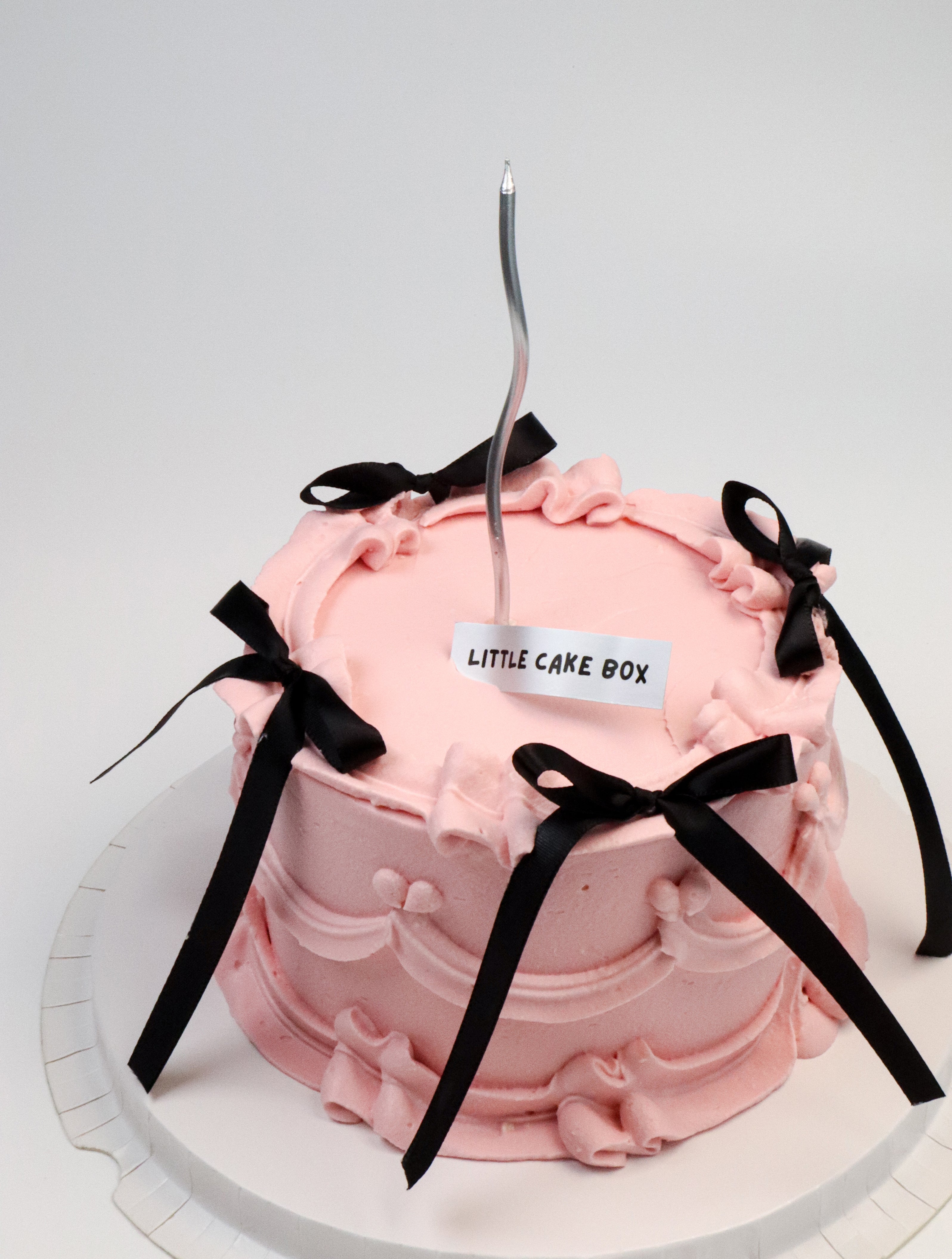 Black/Pink Ballet Ribbon Bow Vintage Cake