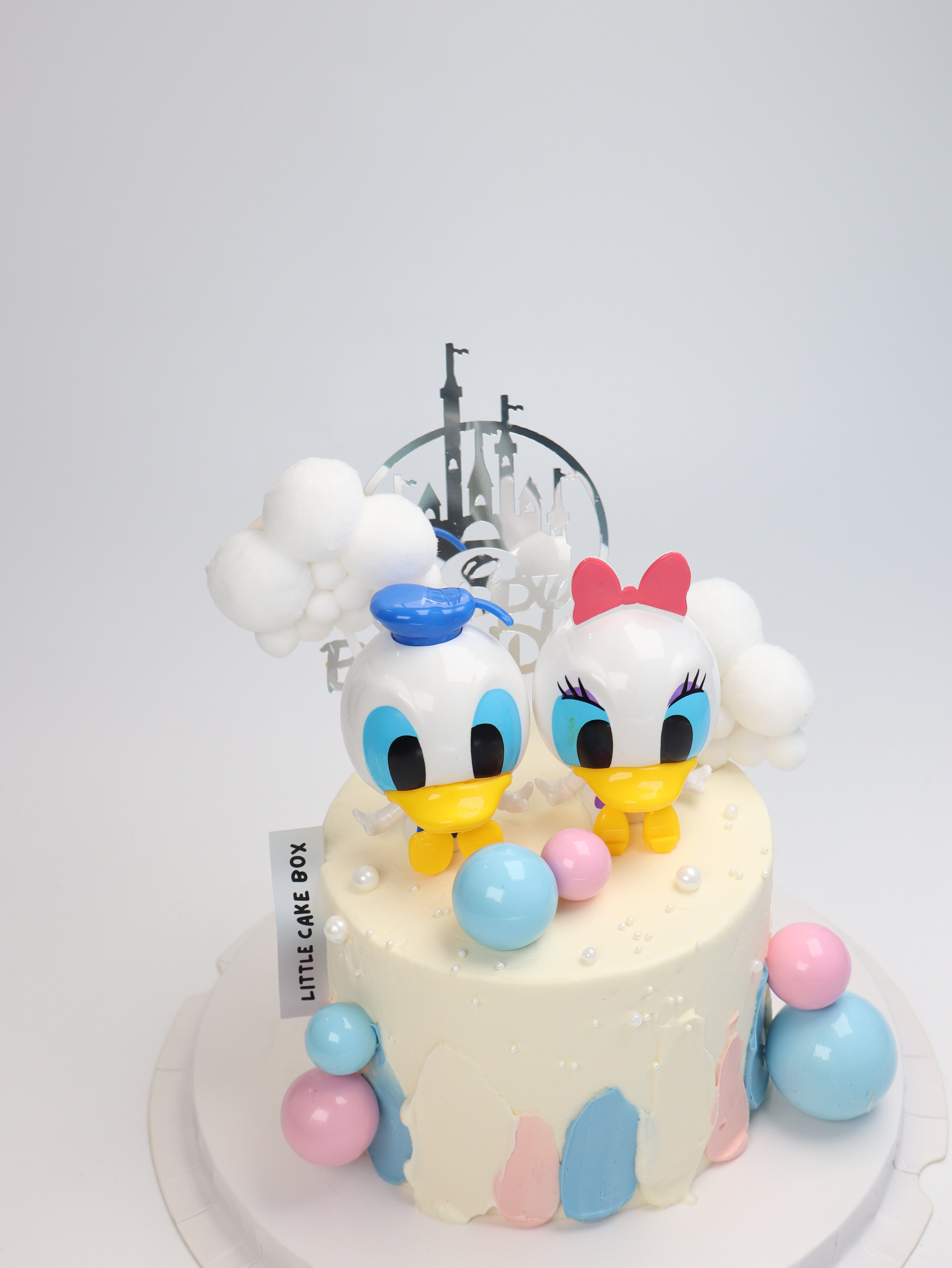 Donald and Daisy Duck Cake